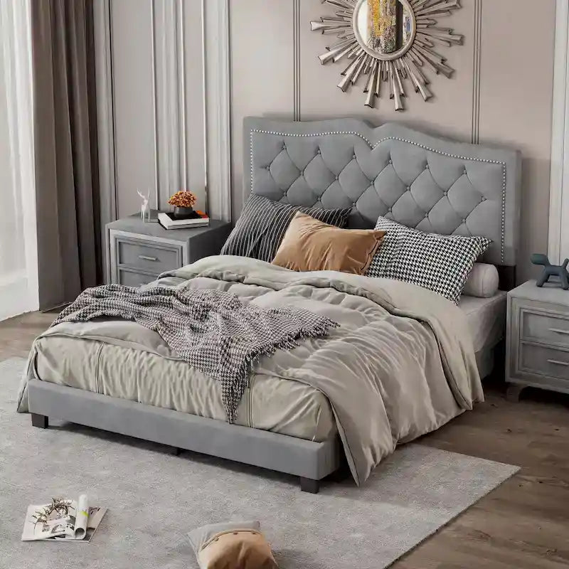 Lit plateforme moderne en velours avec tête de lit capitonnée